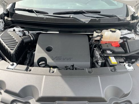 Used 2022 Chevrolet Traverse RS image 33