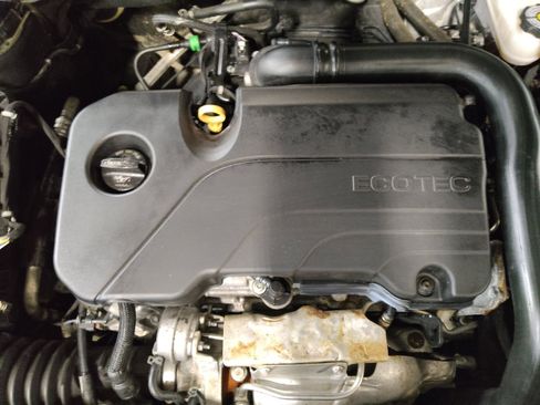 Used 2018 Chevrolet Malibu LT FWD image 30