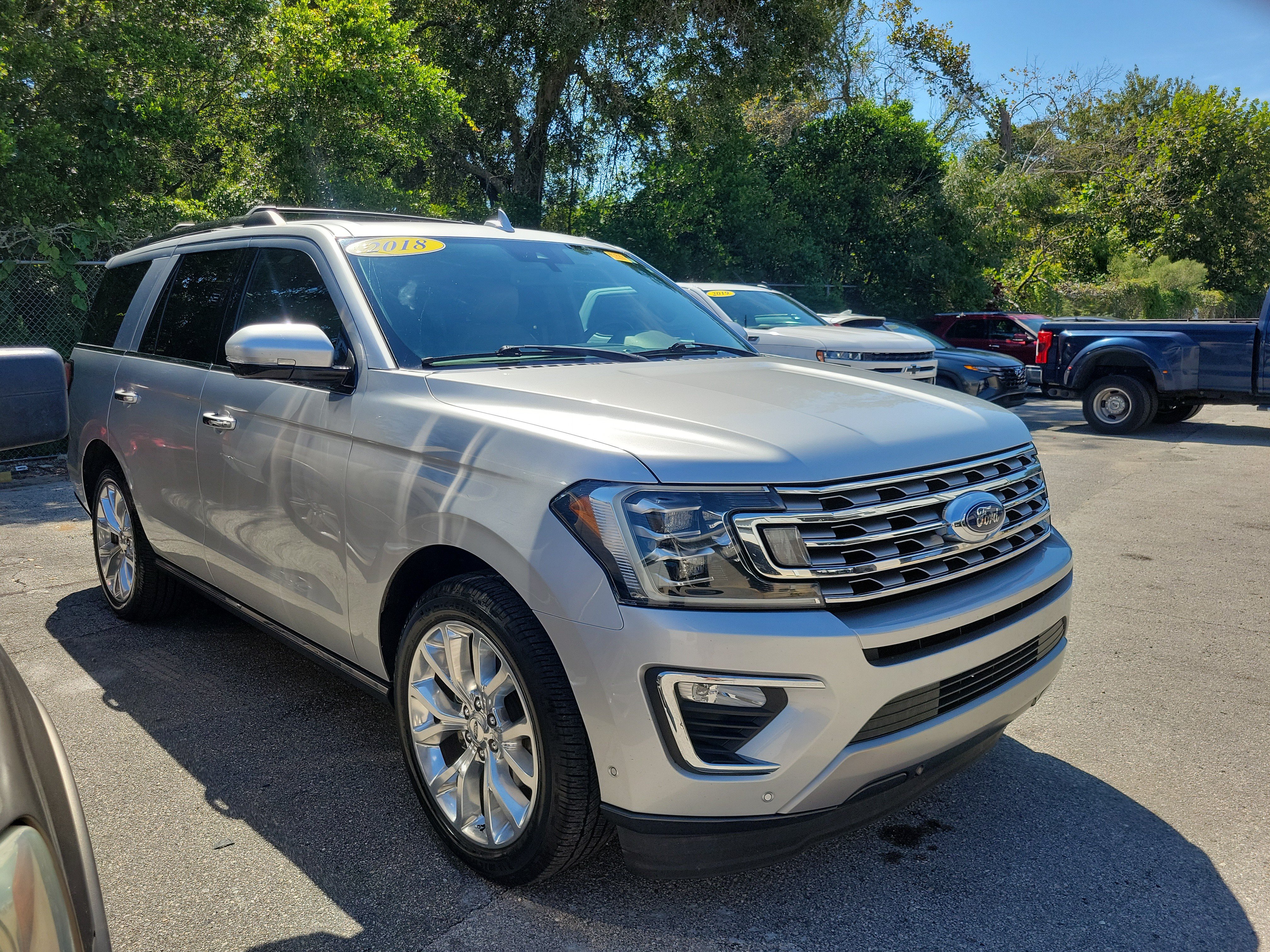 Used 2018 Ford Expedition Limited w/ Equipment Group 302A RWD image 3