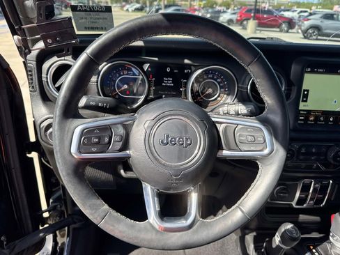 Used 2022 Jeep Wrangler Unlimited Sahara w/ Cold Weather Group image 21