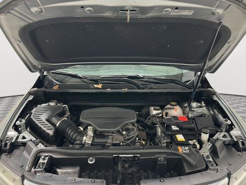 Used 2023 GMC Acadia SLT w/ Preferred Package image 28