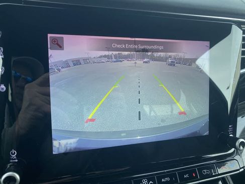 Used 2022 Jeep Wagoneer Series III w/ Flexible Seating Group image 16