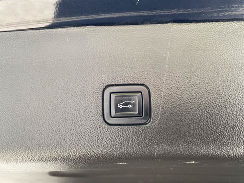 Used 2023 Chevrolet Traverse LT w/ LPO, Floor Liner Package AWD/4WD image 16