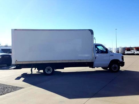 Used 2017 Ford E-350 and Econoline 350 Super Duty image 6