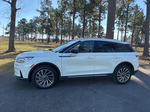 Certified 2023 Lincoln Corsair Reserve image 6