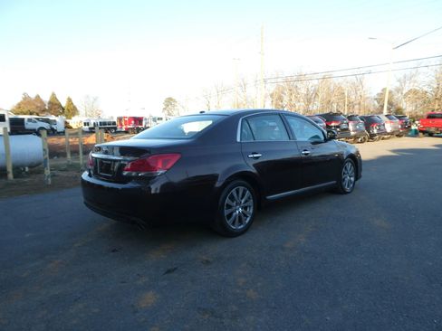 Used 2011 Toyota Avalon Limited image 5