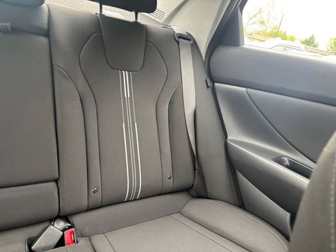 Used 2025 Hyundai Elantra SEL FWD image 35