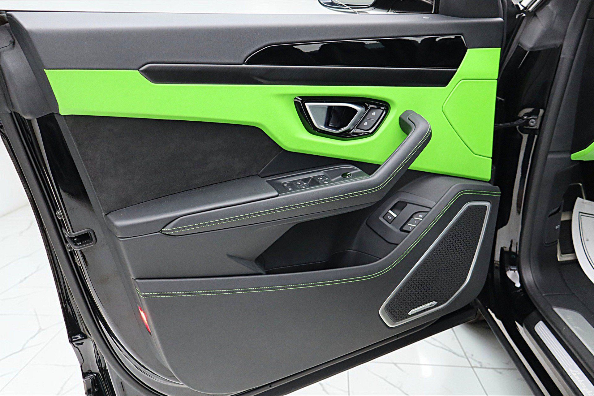 Used 2024 Lamborghini Urus S AWD/4WD image 58