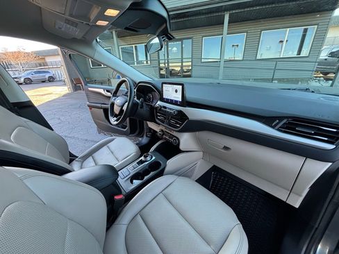 Used 2021 Ford Escape SEL image 25