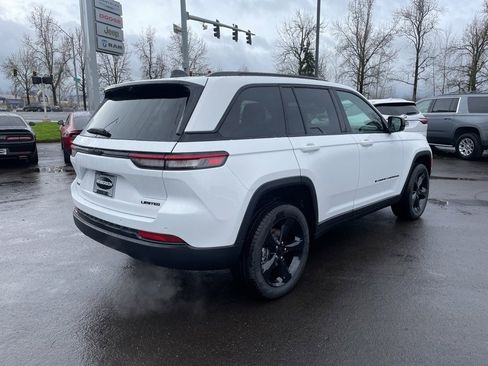 New 2025 Jeep Grand Cherokee Limited w/ Luxury Tech Group II image 6