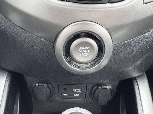 Used 2017 Hyundai Veloster Value Edition image 17