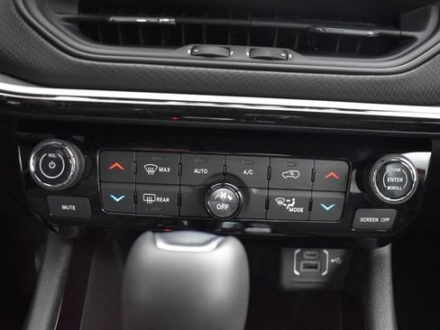 New 2026 Jeep Compass Trailhawk w/ Trailer Tow Group AWD/4WD image 26