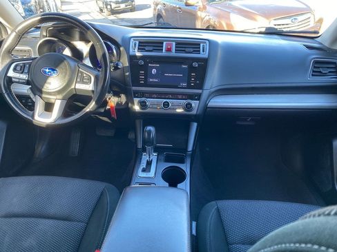 Used 2017 Subaru Outback 2.5i Premium image 18
