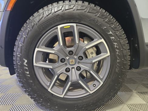 Used 2023 Rivian R1T Adventure AWD/4WD image 9