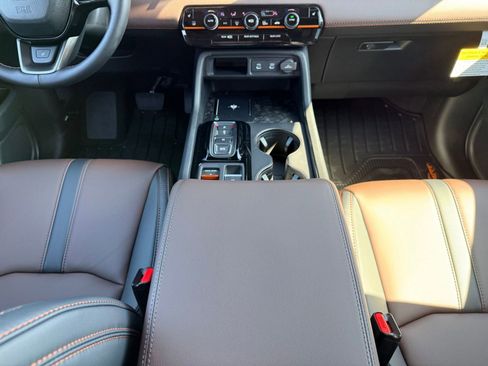 New 2026 Honda Pilot TrailSport image 23