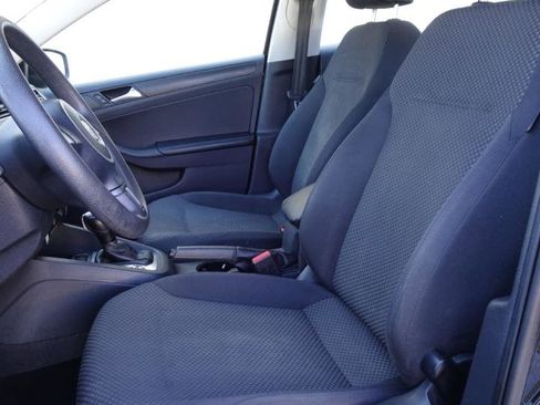 Used 2013 Volkswagen Jetta S image 11