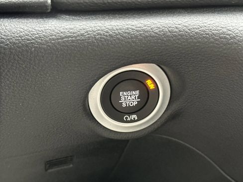 New 2026 Chrysler Pacifica Limited image 24