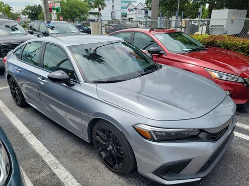 Used 2022 Honda Civic Sport image 4