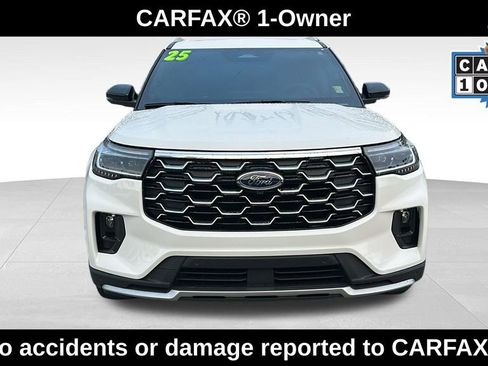 Used 2025 Ford Explorer Platinum image 2