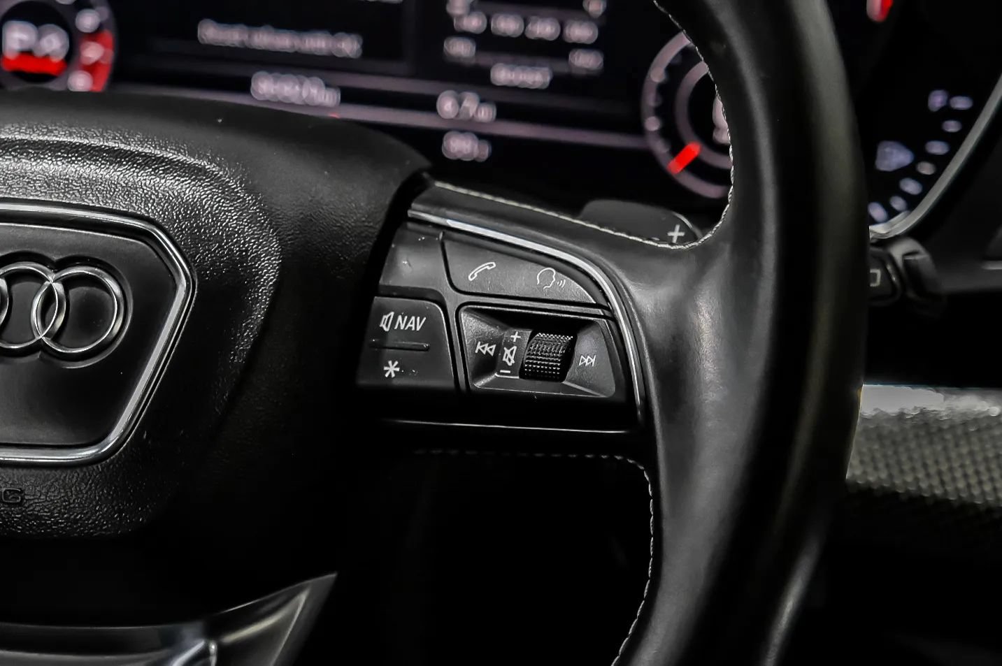Used 2020 Audi SQ5 Prestige AWD/4WD image 25