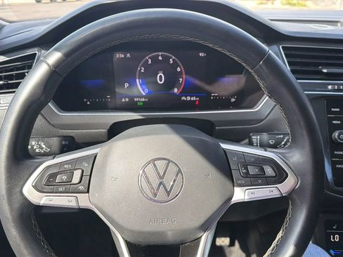 Used 2023 Volkswagen Tiguan SE AWD/4WD image 12