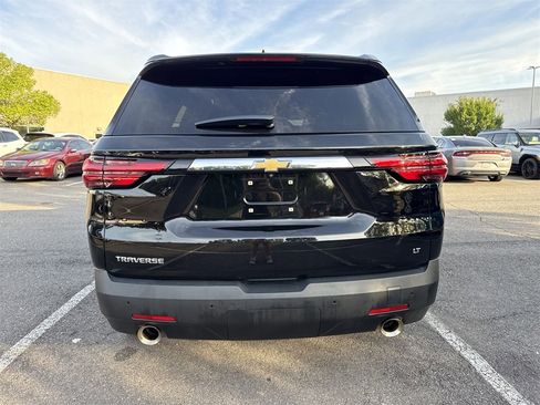 Used 2022 Chevrolet Traverse LT image 4