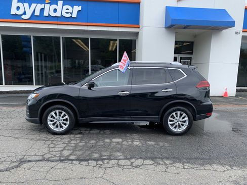 Used 2018 Nissan Rogue SV AWD/4WD image 3