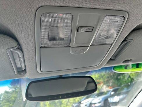 Used 2013 Hyundai Elantra GLS w/ Preferred Pkg image 29