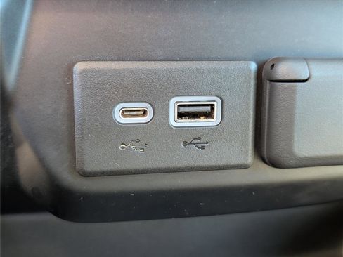 Certified 2020 Chevrolet Silverado 1500 RST w/ Rally Edition image 24