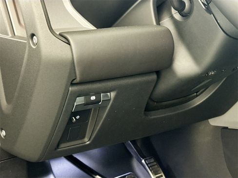 New 2026 Land Rover Defender 130 V8 image 10