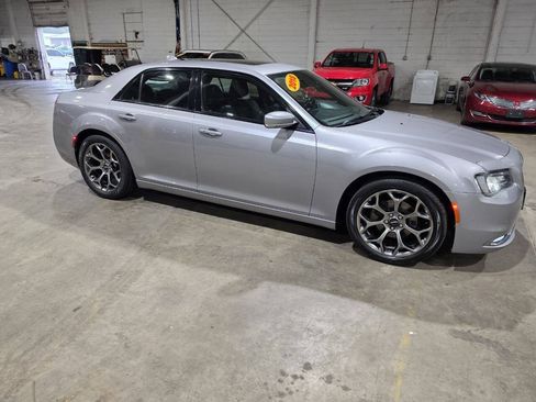 Used 2018 Chrysler 300 S w/ Safetytec Plus Group RWD image 17