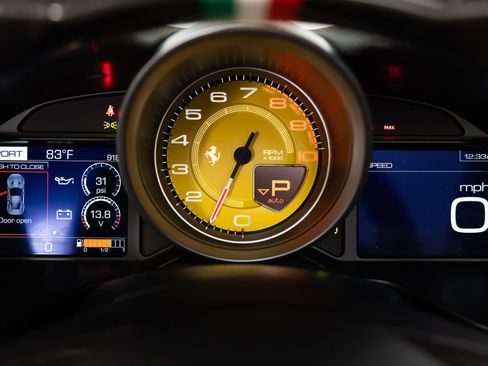 Used 2019 Ferrari Portofino RWD image 86