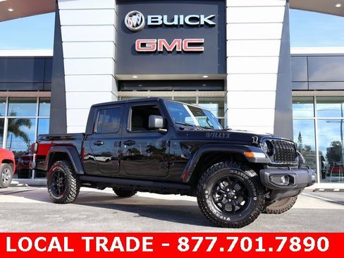 Used 2025 Jeep Gladiator Willys image 1