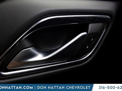 Used 2022 GMC Yukon SLE AWD/4WD image 11