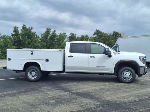 New 2025 GMC Sierra 3500 Pro w/ Convenience Package image 8