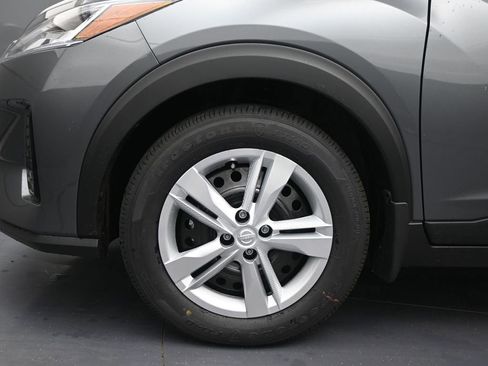 New 2025 Nissan Kicks Play S image 9