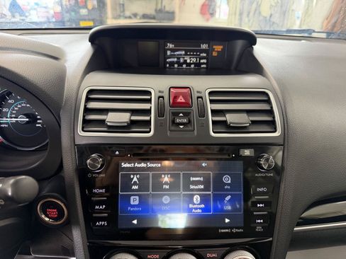 Used 2018 Subaru Forester 2.5i Touring w/ Popular Package #2 AWD/4WD image 19