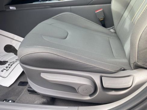 New 2026 Hyundai Elantra SEL Sport FWD image 11