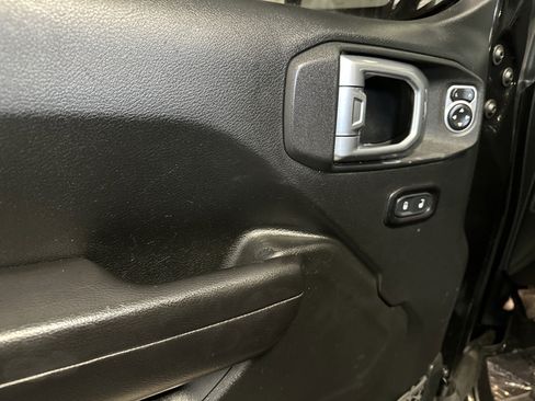 Used 2019 Jeep Wrangler Unlimited Sport S AWD/4WD image 26