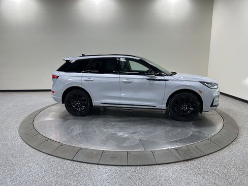 Certified 2025 Lincoln Corsair AWD w/ Equipment Group 101A image 5