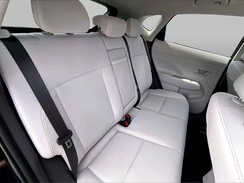 Used 2025 Hyundai Kona SEL FWD image 17