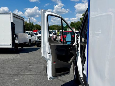 Used 2020 Ford Transit 350 w/ Upfitter Package RWD image 18