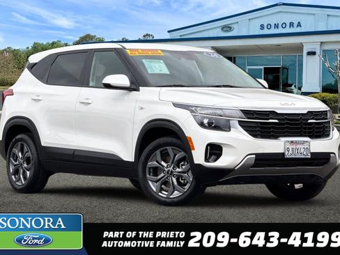 Used 2024 Kia Seltos LX AWD/4WD image 1