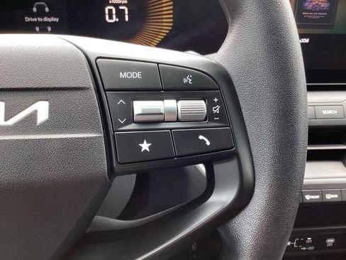 Used 2025 Kia K4 FWD image 31