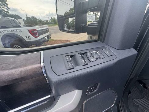 Used 2022 Ford F350 Lariat w/ Lariat Ultimate Package AWD/4WD image 13