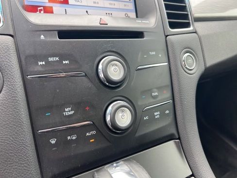 Certified 2018 Ford Taurus SEL w/ Equipment Group 201A FWD image 14
