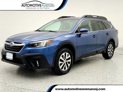 Used 2022 Subaru Outback Premium image 1