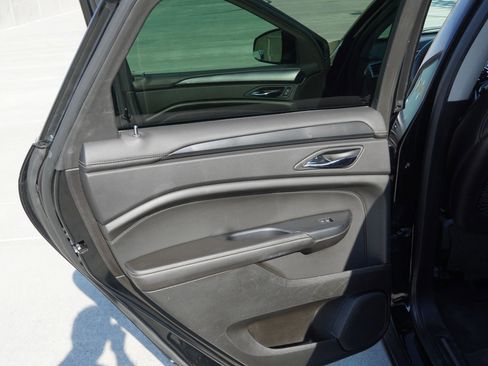 Used 2013 Cadillac SRX FWD image 24