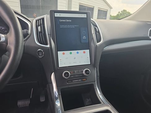 Used 2021 Ford Edge Titanium FWD image 17
