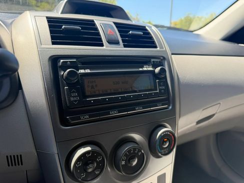 Used 2012 Toyota Corolla L FWD image 30